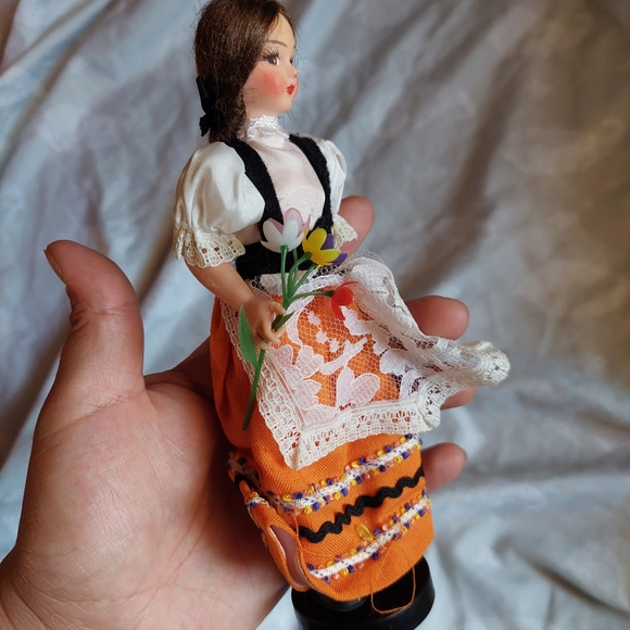 Vintage Doll Decor - Picture 3 of 5